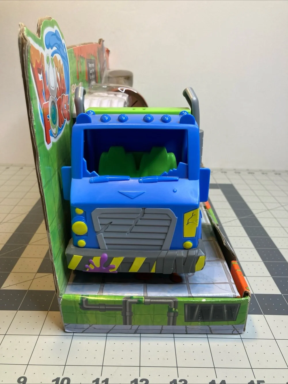 Flush Force Potty Wagon Series 2 Truck Playset Spin Master